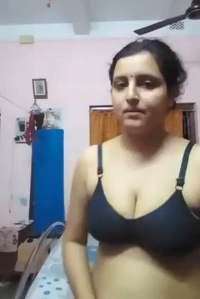 Beautiful Bhabi Hot Bengali Boudi Showing Nude Mms Sex Web Series