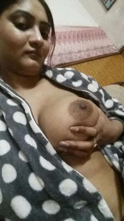 Big boobs desi hot girl nude milf all nude pics gallery (2)