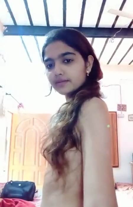 Extremely cute 18 girl indian xxx vidio showing mms