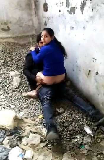 Horny lover xxx vedio indian couple caught fucking outdoor