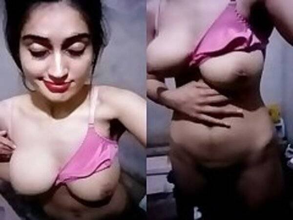 Very beautiful hot babe indian x video showing her big tits mms