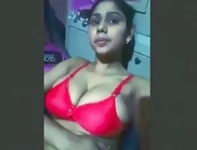Desi milk tanker girl xxx desi bf showing her big tits mms xvedios