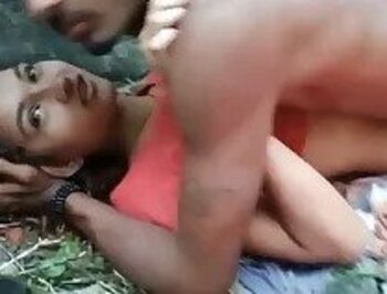 Very cute 18 girl indian poran hard fucking bf outdoor chudai video