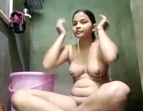 Super-cute-18-bd-girl-nude-desi-women-nude-bath-mms.jpg