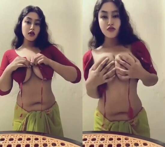 Hot-babe-free-xvedios-com-removing-her-clothes-live-on-her-webcam.jpg